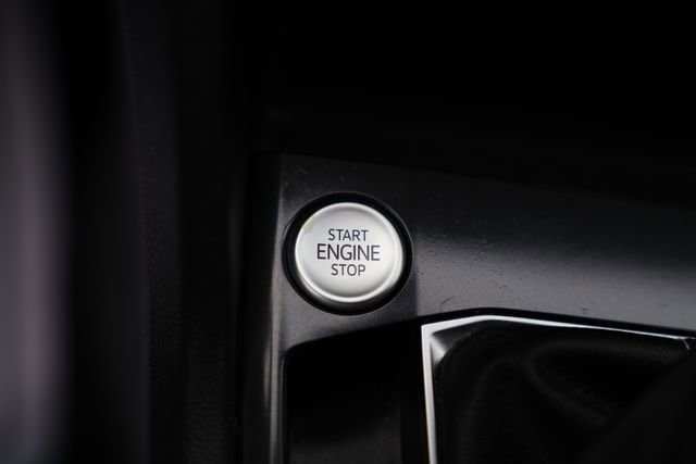 Used 2023 Volkswagen Tiguan SEL R-Line AWD/4WD image 31