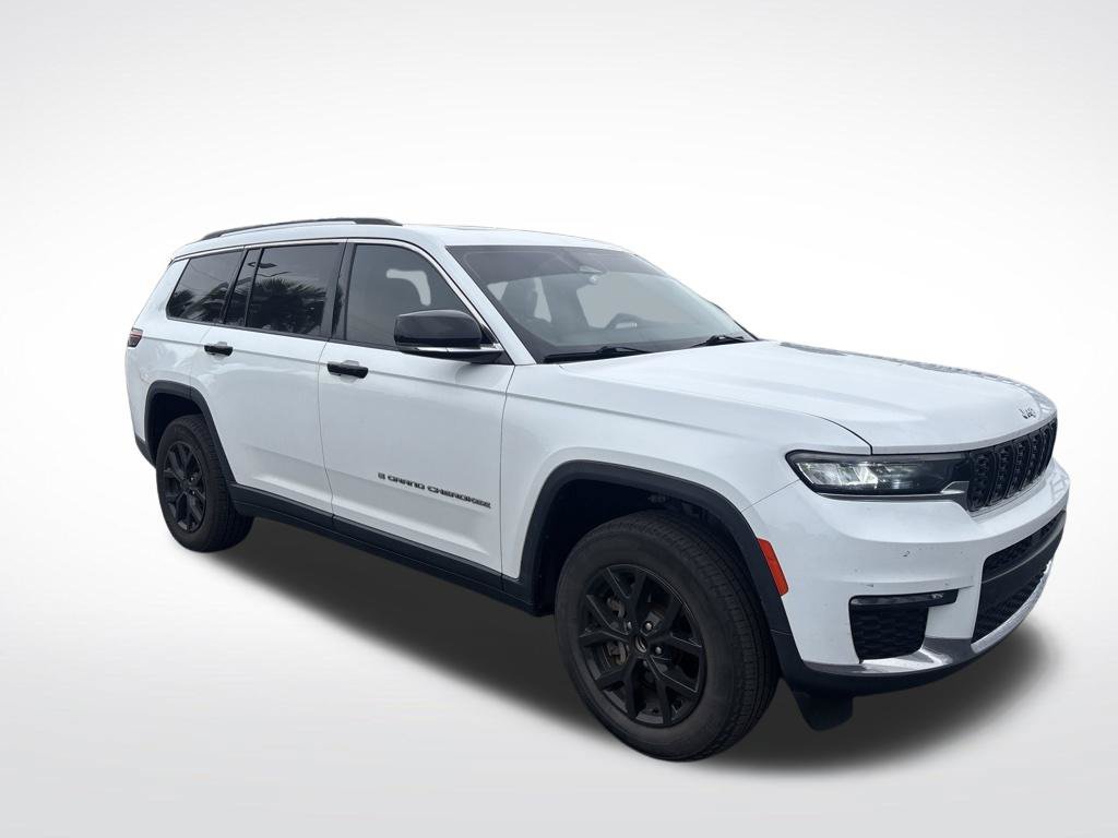 Used 2023 Jeep Grand Cherokee L Limited AWD/4WD image 2