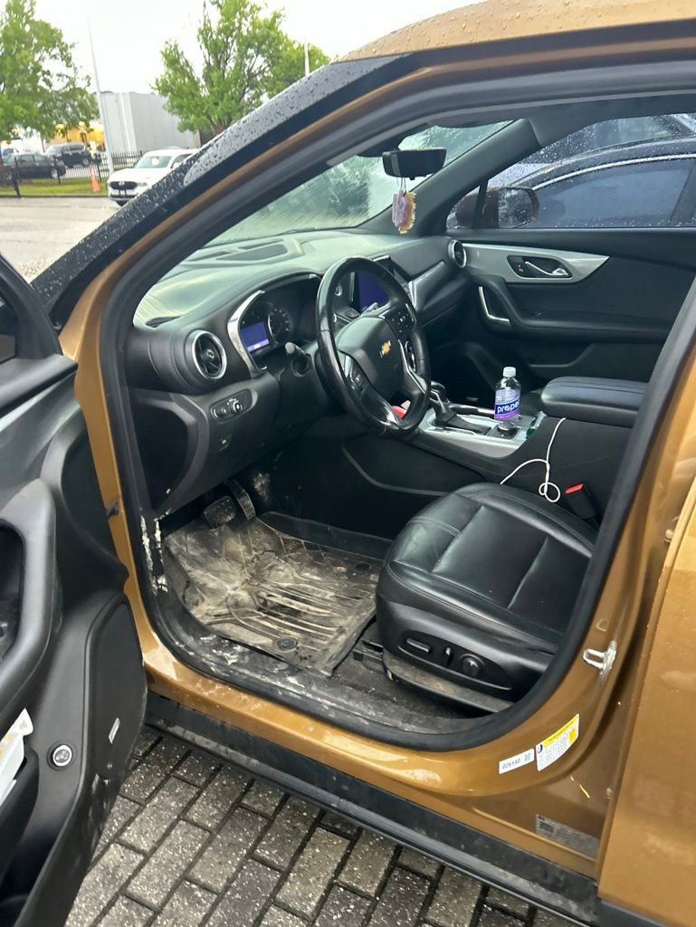 Used 2019 Chevrolet Blazer LT w/ Sound & Technology Package FWD image 2