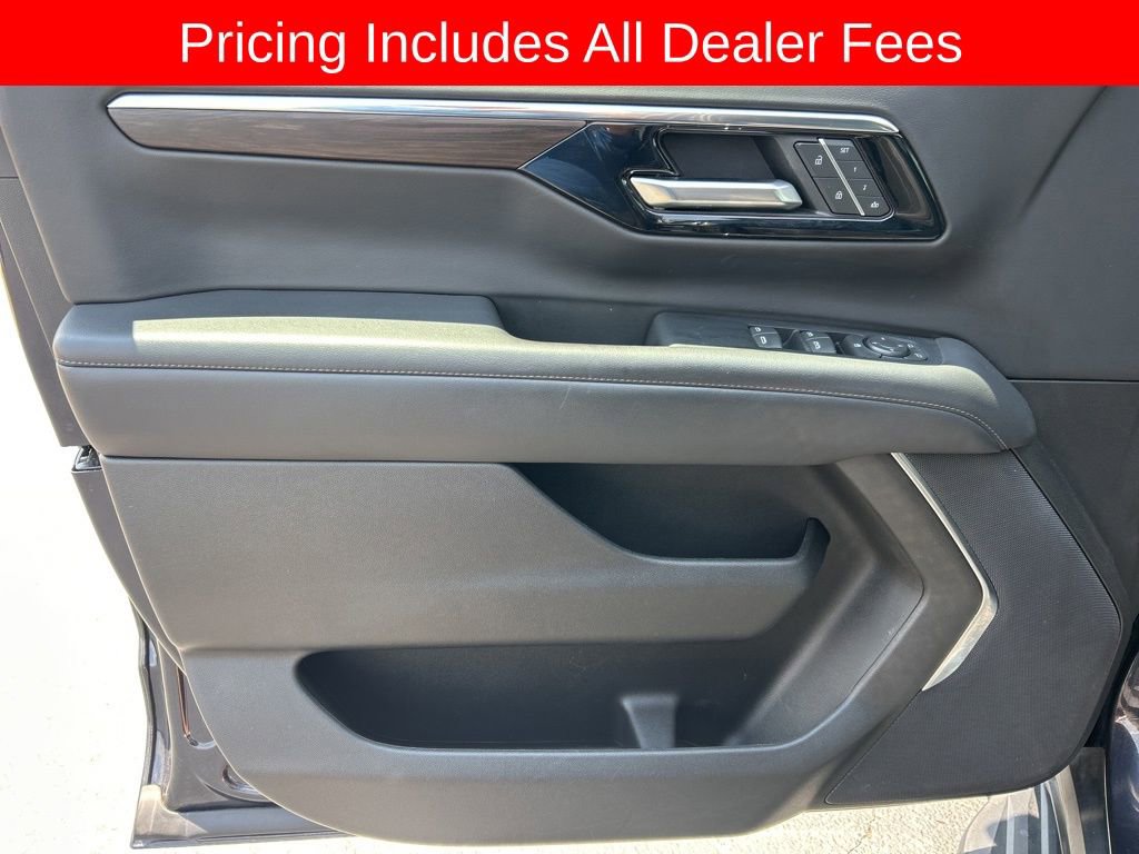 Used 2025 Chevrolet Tahoe LT RWD image 4