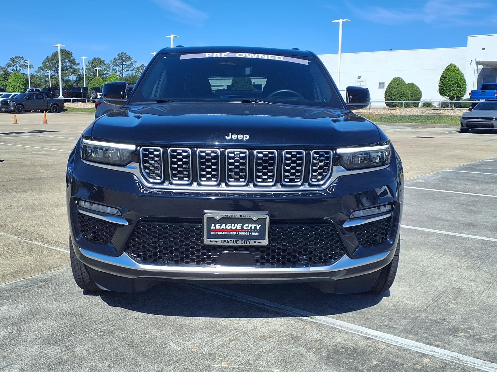 Used 2024 Jeep Grand Cherokee Summit image 5