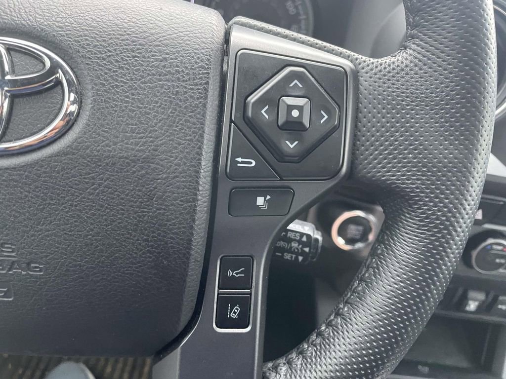 Used 2022 Toyota Tacoma TRD Sport image 34