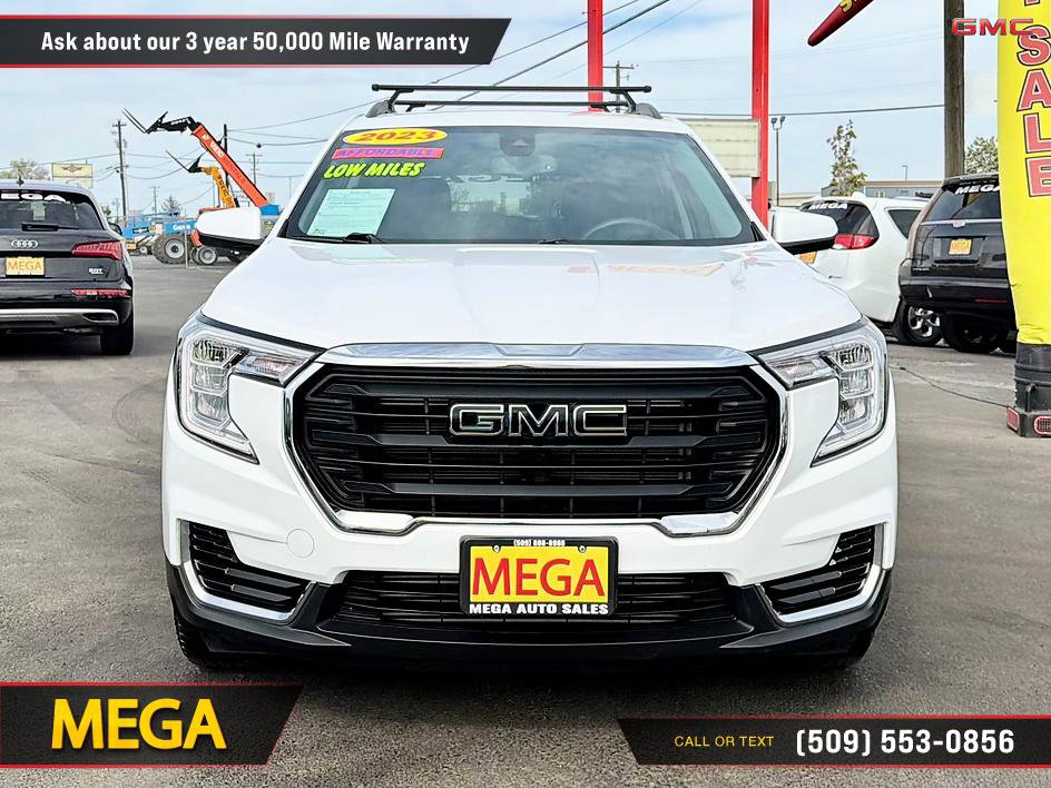 Used 2023 GMC Terrain SLE w/ Driver Convenience Package AWD/4WD image 3