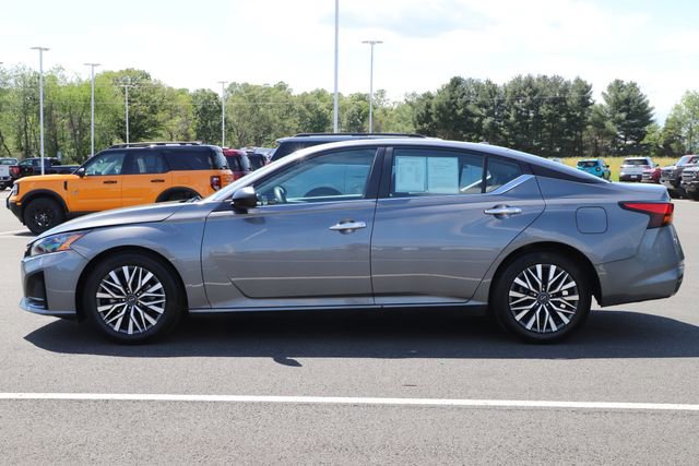 Used 2025 Nissan Altima 2.5 SV FWD image 4