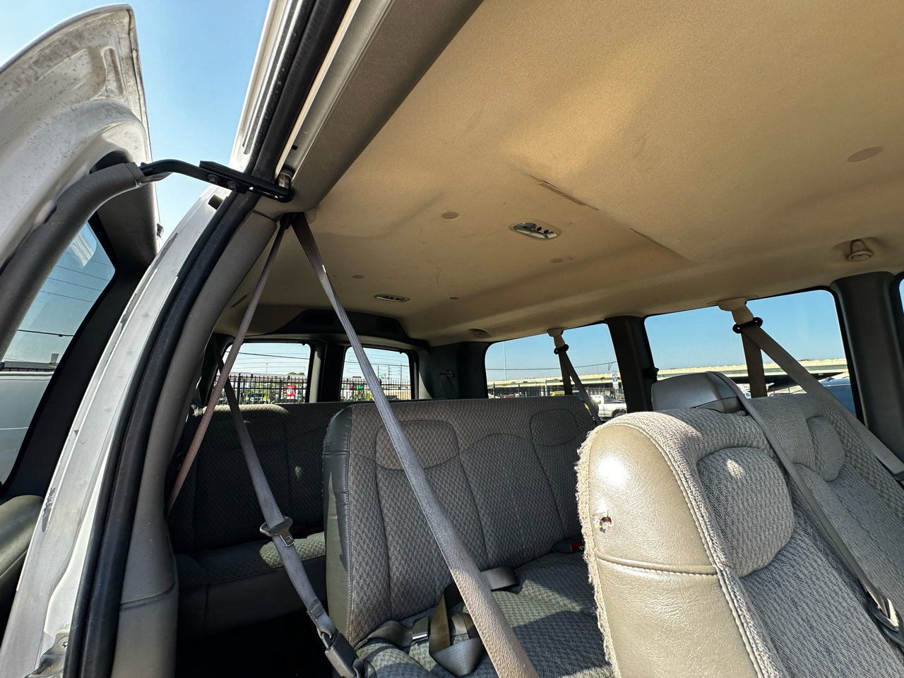 Used 2006 Chevrolet Express 3500 Passenger w/ LT Preferred Equipment Group image 40