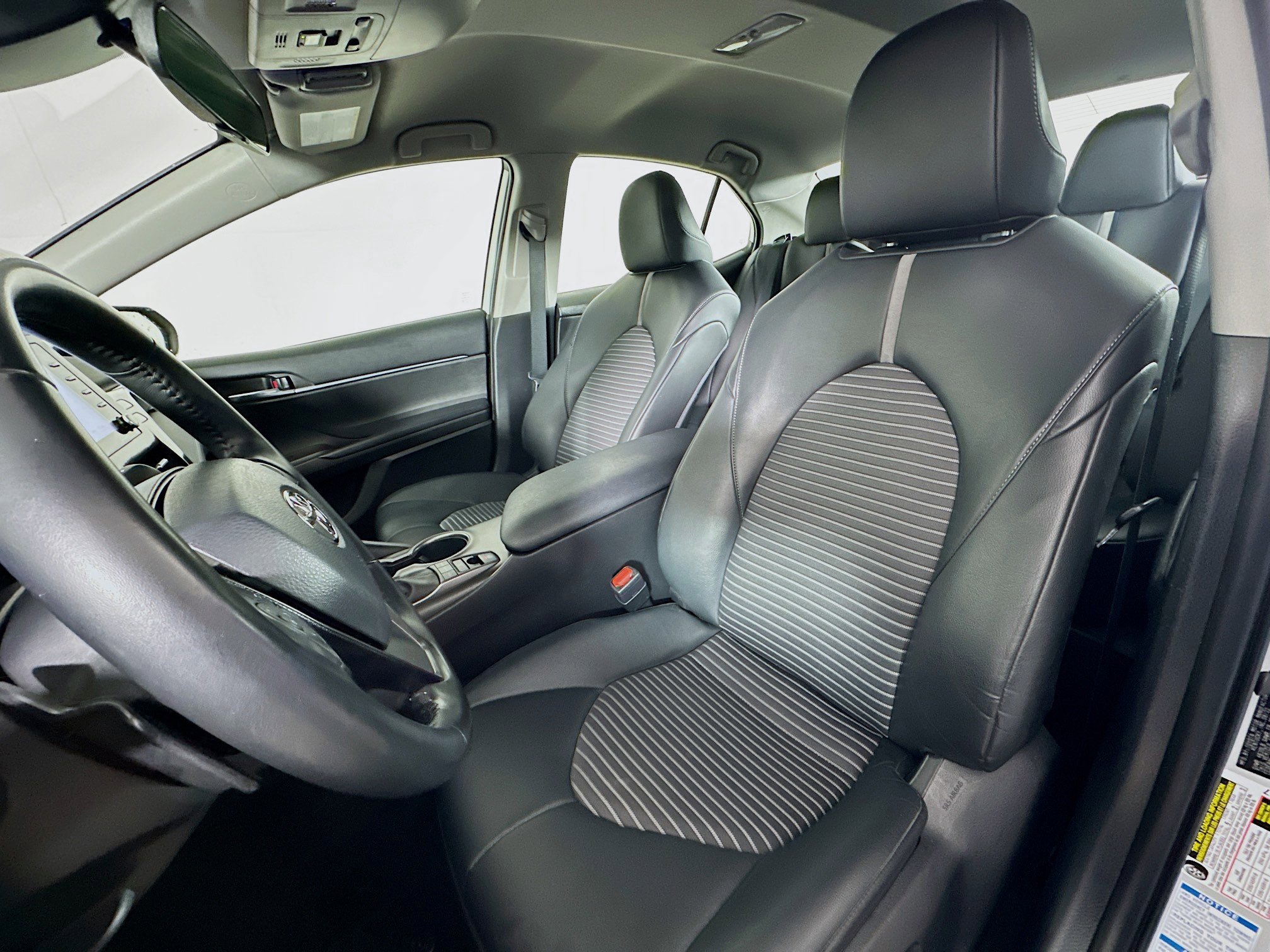 Used 2023 Toyota Camry SE image 13