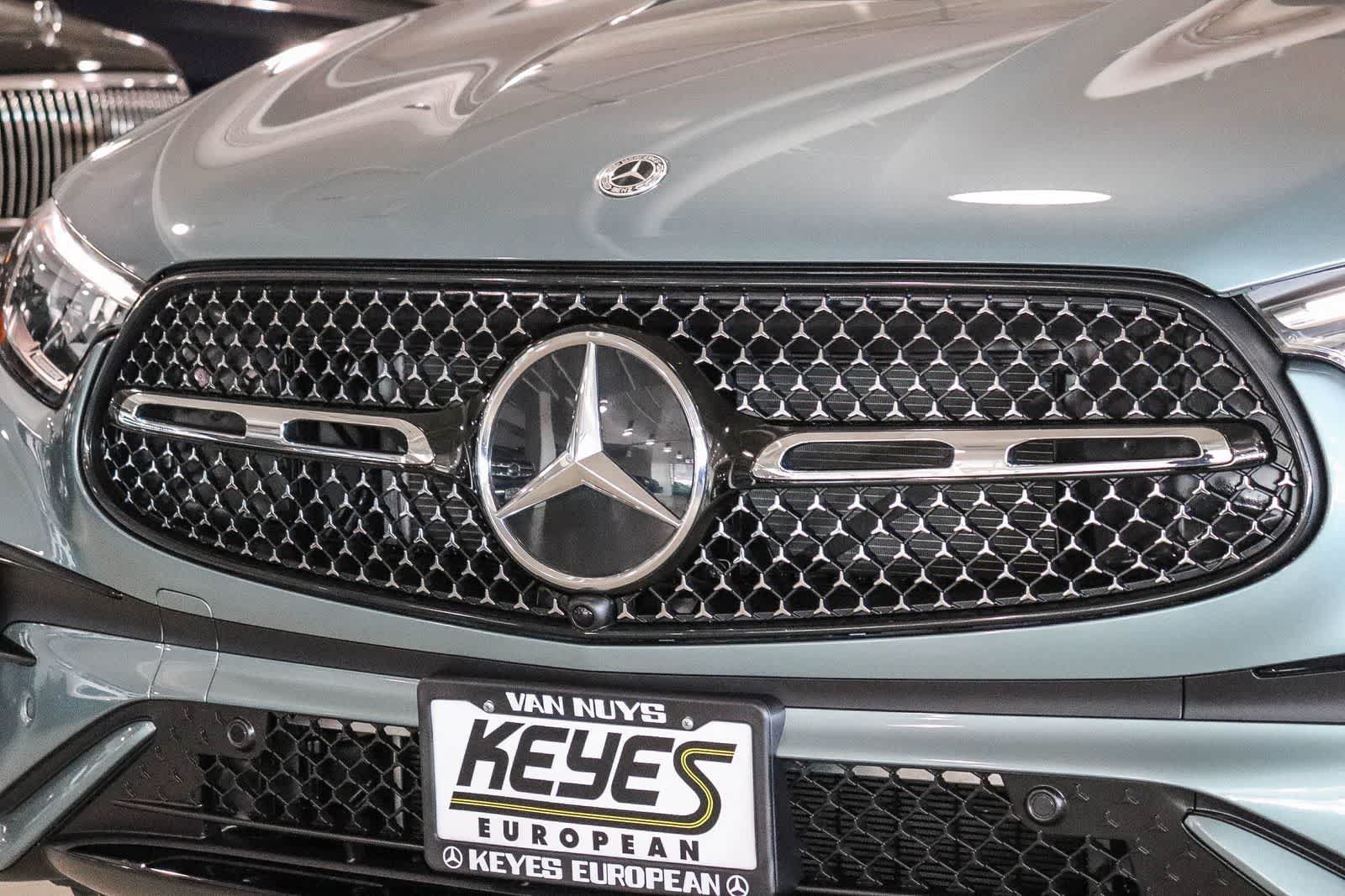 Used 2025 Mercedes-Benz GLC 300 4MATIC image 8