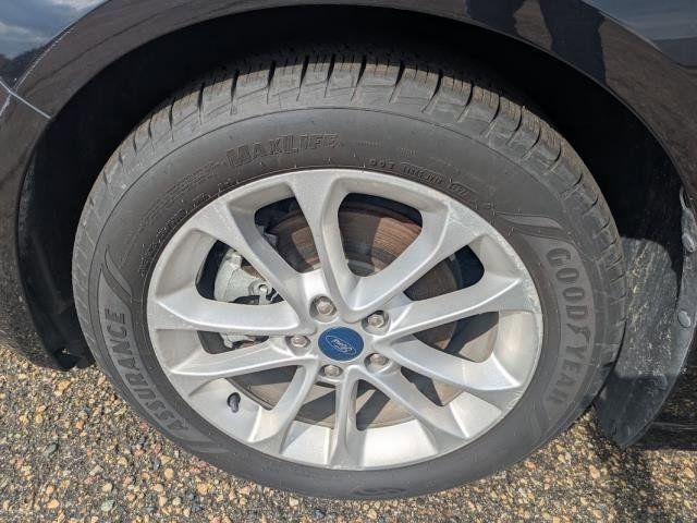 Used 2019 Ford Fusion SE FWD image 18