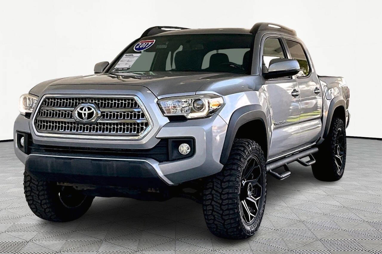 Used 2017 Toyota Tacoma TRD Off-Road w/ Tow Package (A/T) image 1