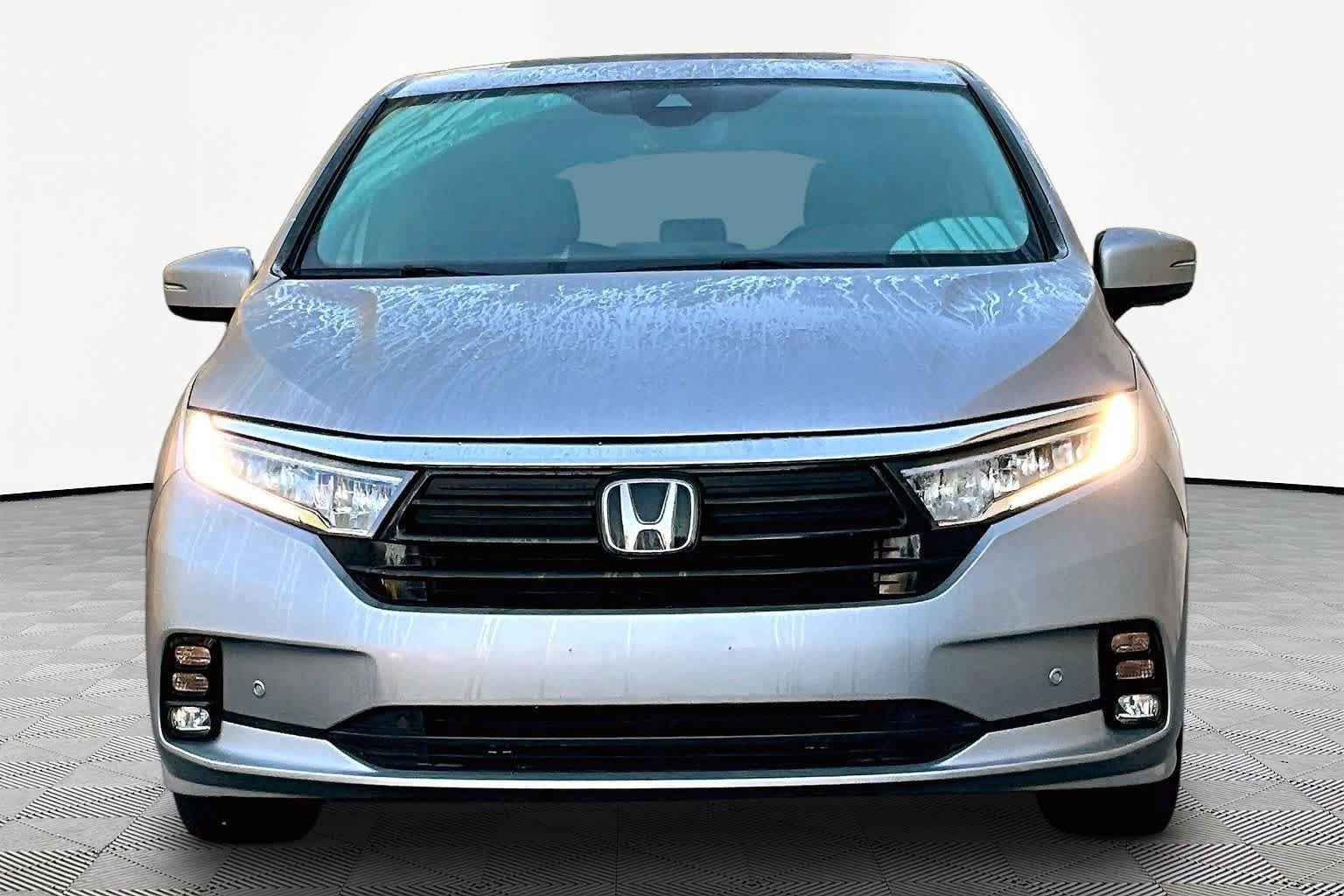 Used 2022 Honda Odyssey Touring image 3