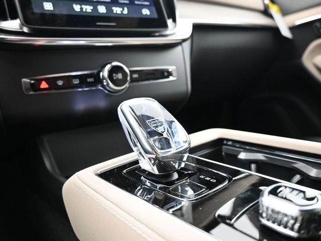 New 2026 Volvo XC90 B6 Plus w/ Protection Package Premier image 12