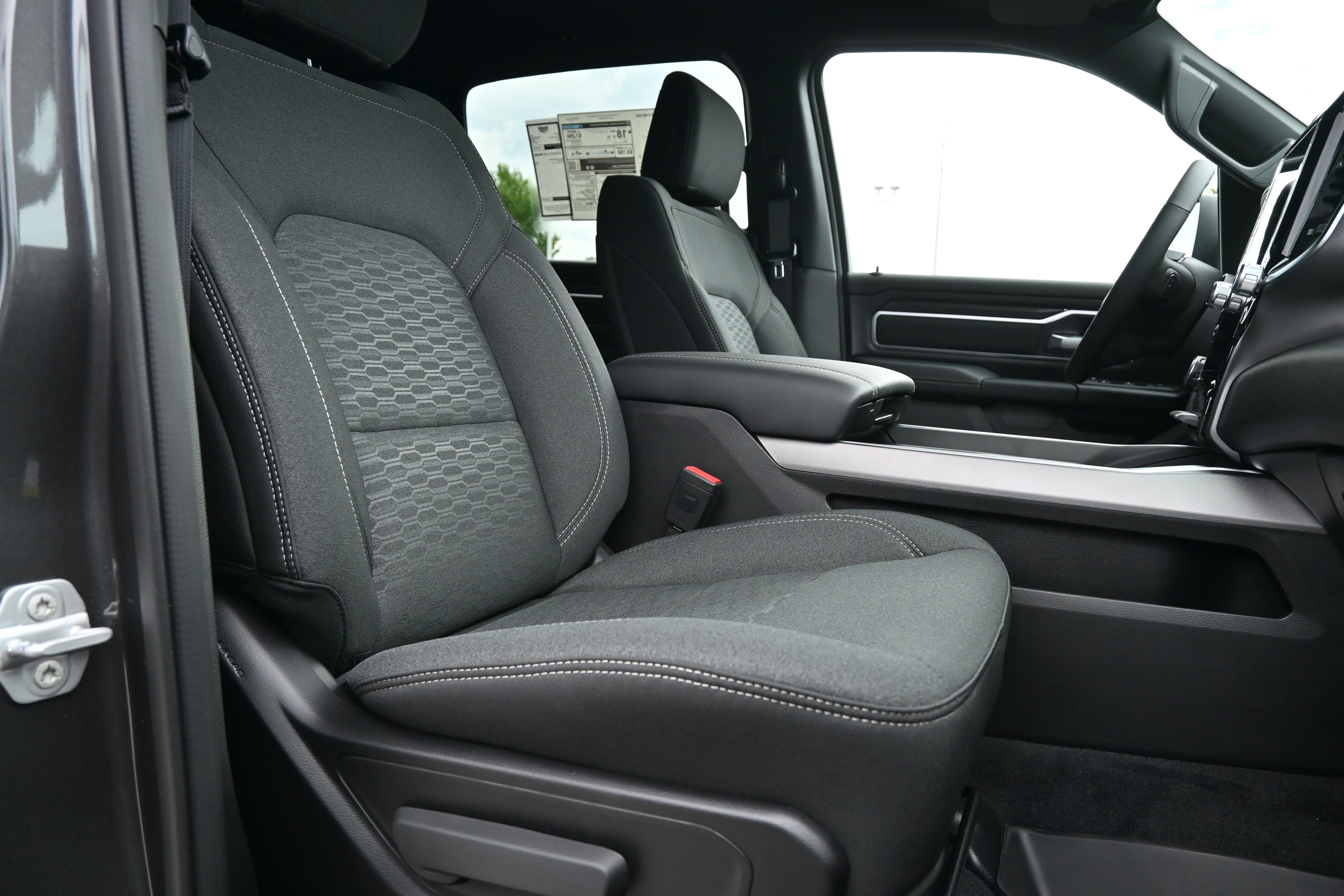New 2026 RAM 1500 Big Horn AWD/4WD image 32