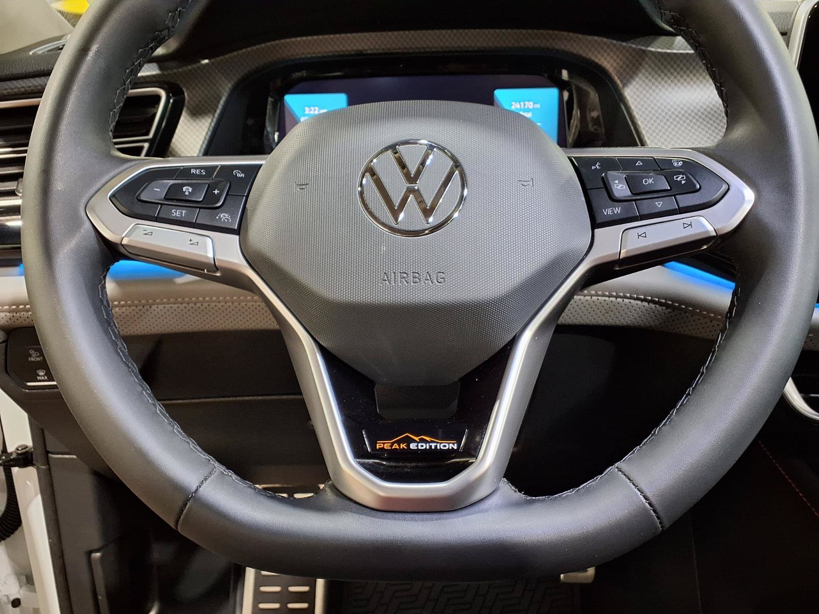Used 2024 Volkswagen Atlas Peak Edition SEL AWD/4WD image 14