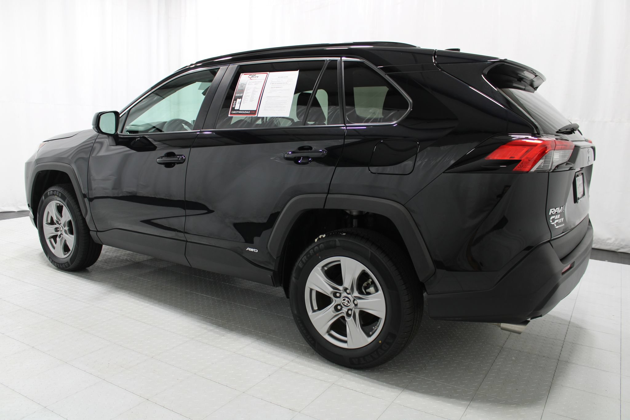 Used 2024 Toyota RAV4 LE AWD/4WD image 8