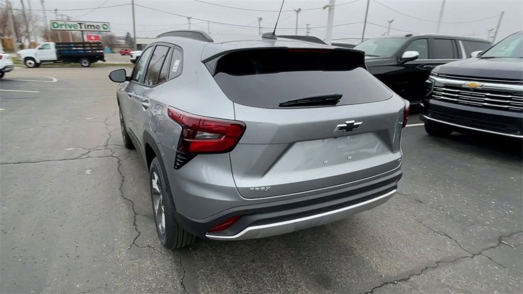 New 2026 Chevrolet Trax LT w/ Driver Confidence Package image 8