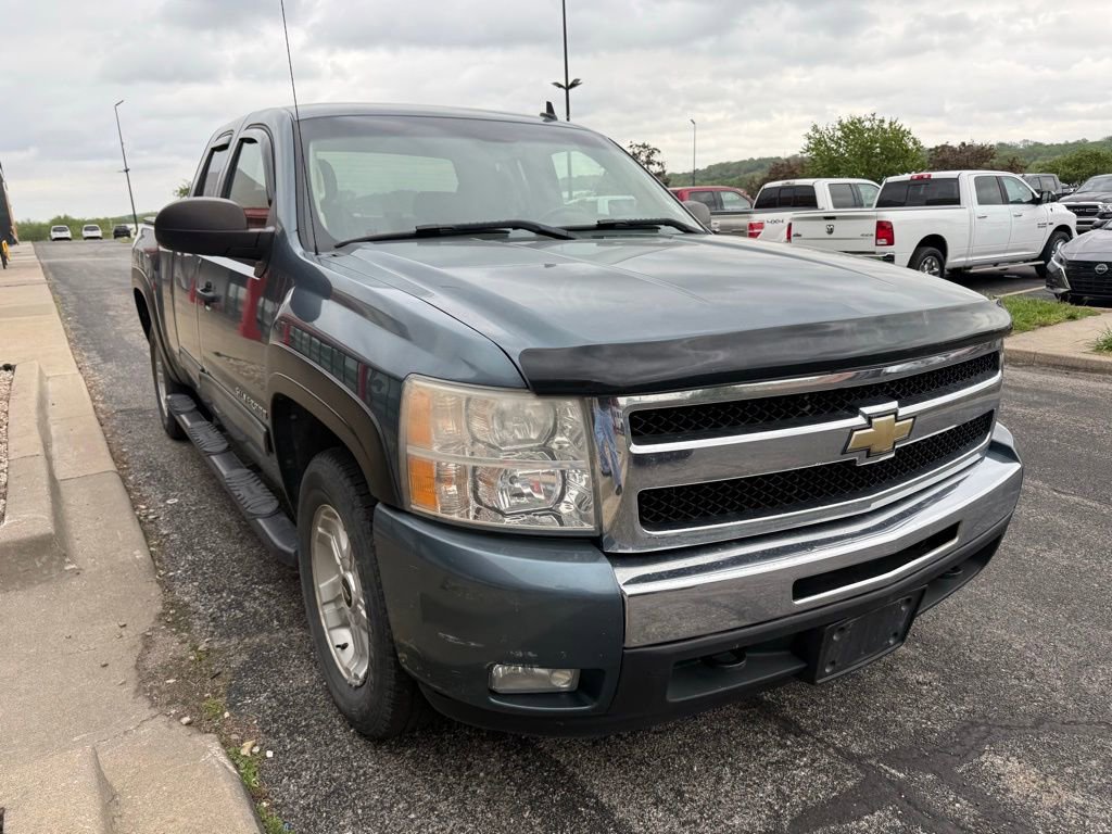 Used 2011 Chevrolet Silverado 1500 LT w/ All-Star Edition AWD/4WD image 4