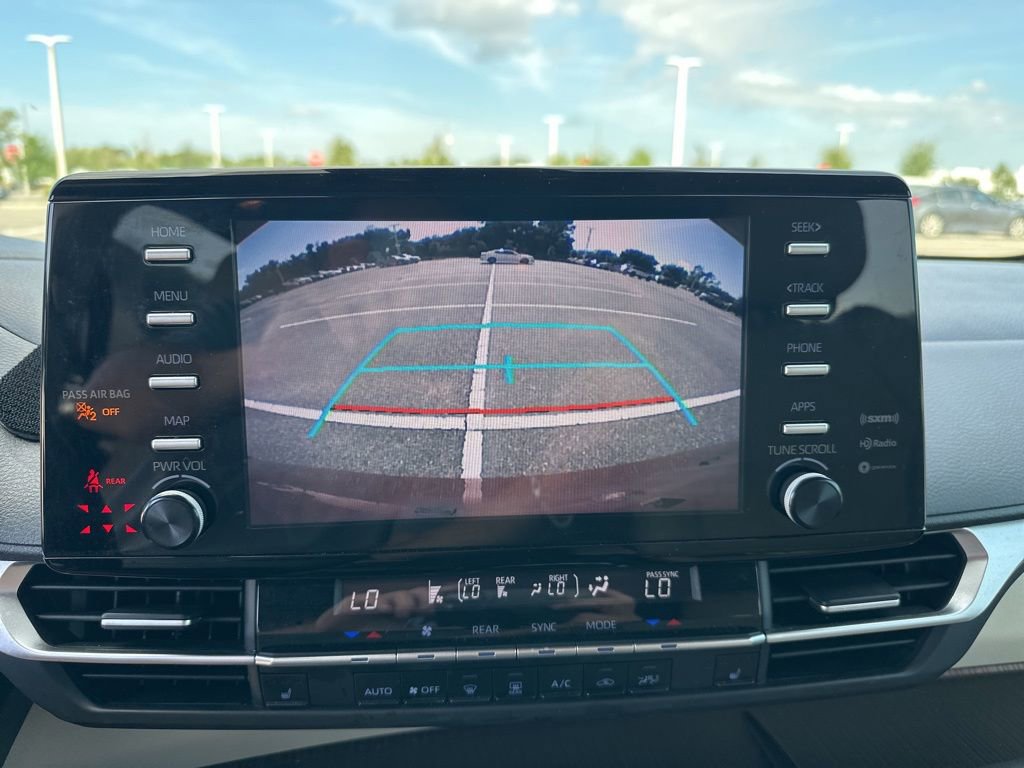 Used 2021 Toyota Sienna XLE FWD image 24