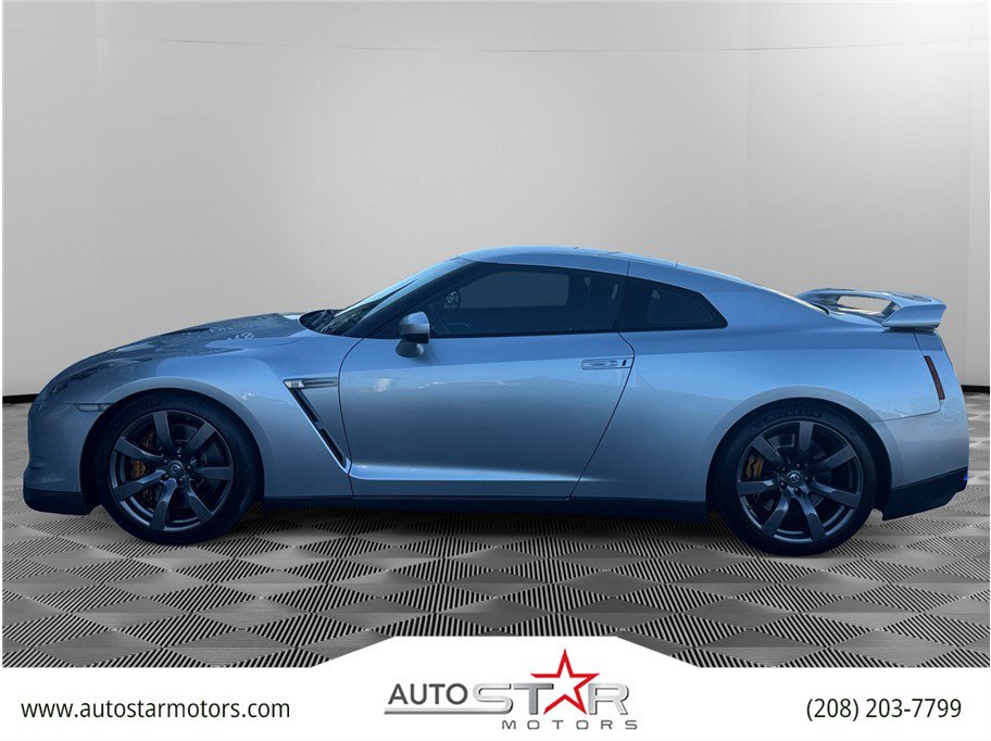 Used 2009 Nissan GT-R Premium AWD/4WD image 1
