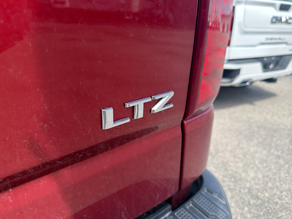 Used 2020 Chevrolet Silverado 1500 LTZ w/ LTZ Premium Package AWD/4WD image 10