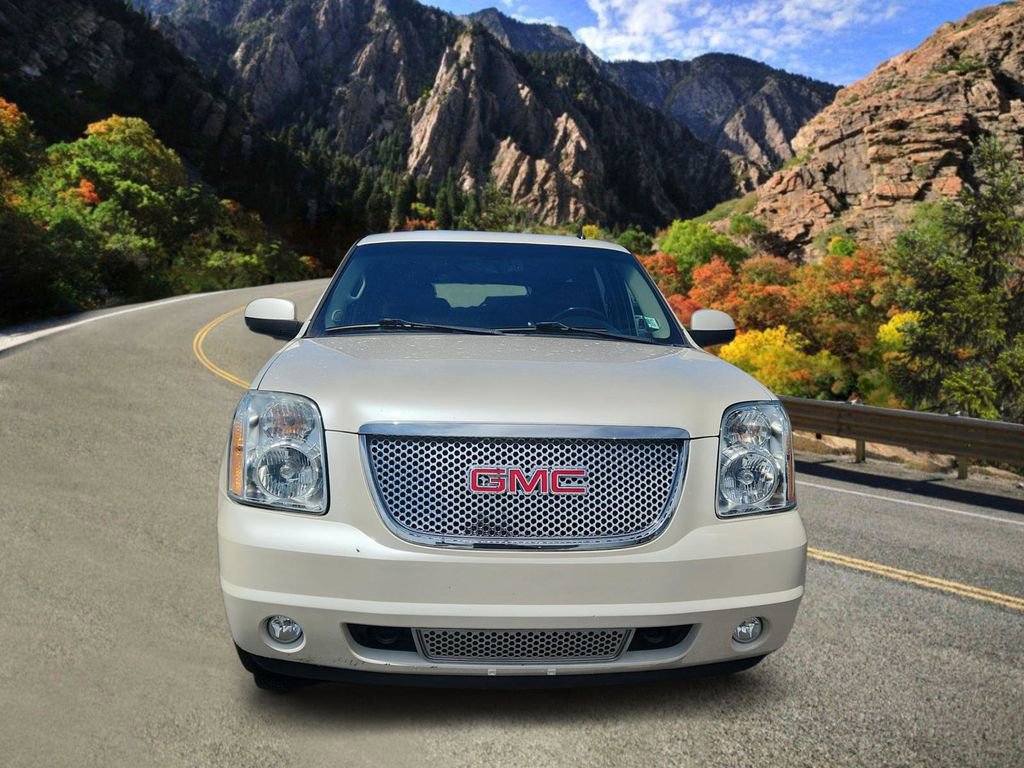 Used 2011 GMC Yukon XL Denali image 6