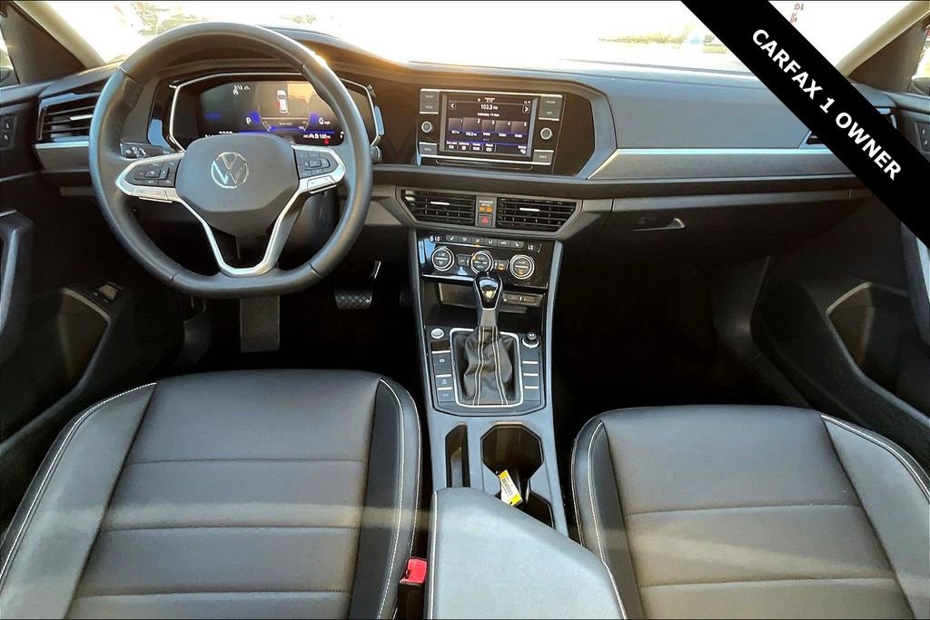 Used 2024 Volkswagen Jetta SE image 7