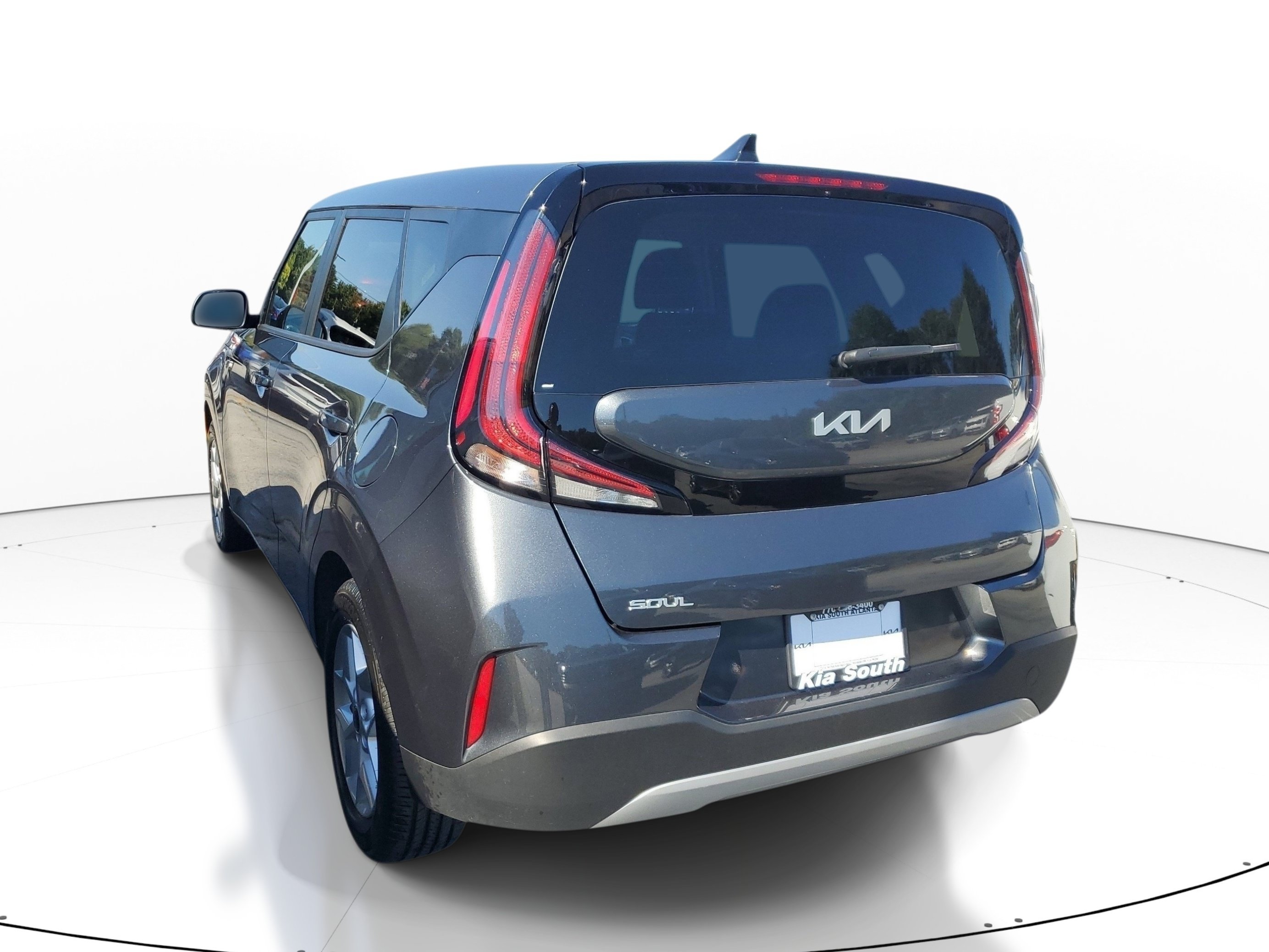 Used 2025 Kia Soul LX w/ LX Technology Package FWD image 4