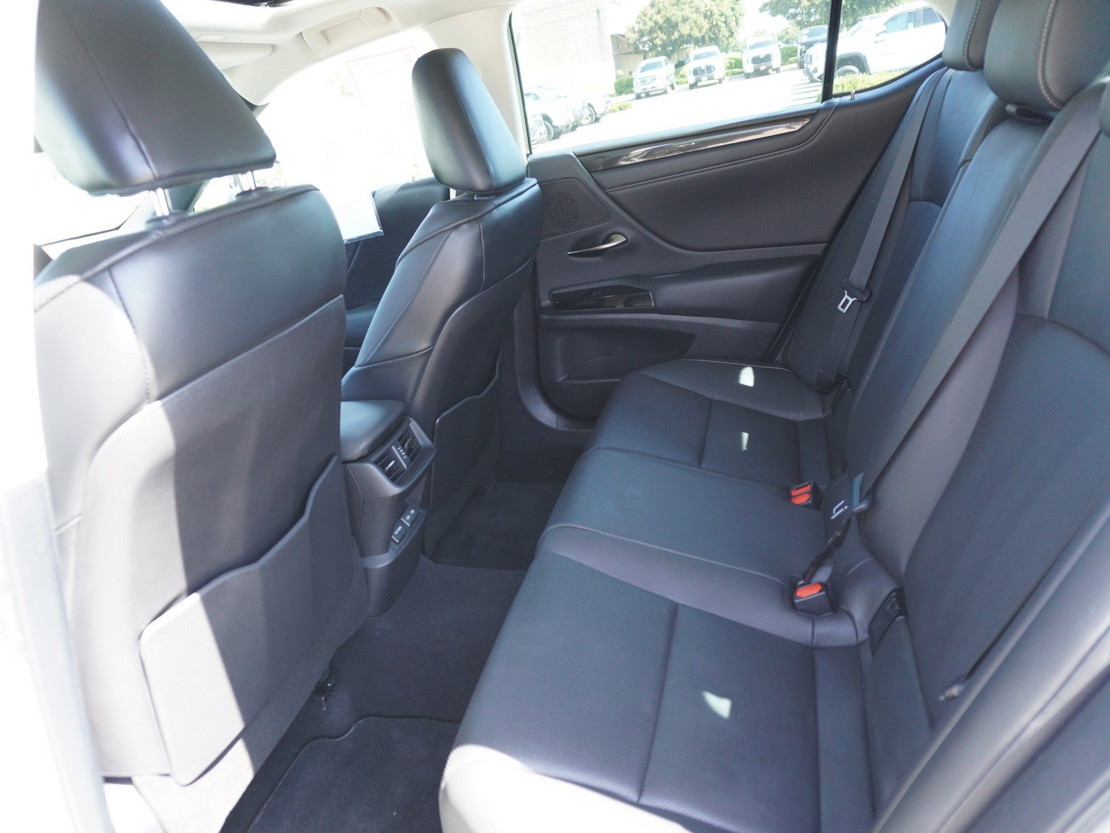 Used 2024 Lexus ES 350 FWD image 12