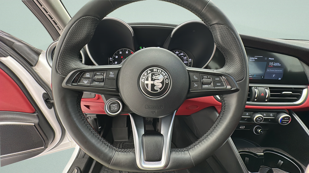 Used 2021 Alfa Romeo Giulia Ti w/ Nero Edizione AWD/4WD image 15