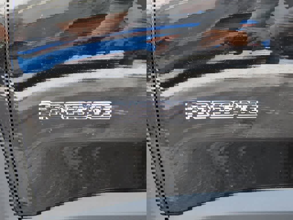 Used 2022 Jeep Renegade Latitude image 7