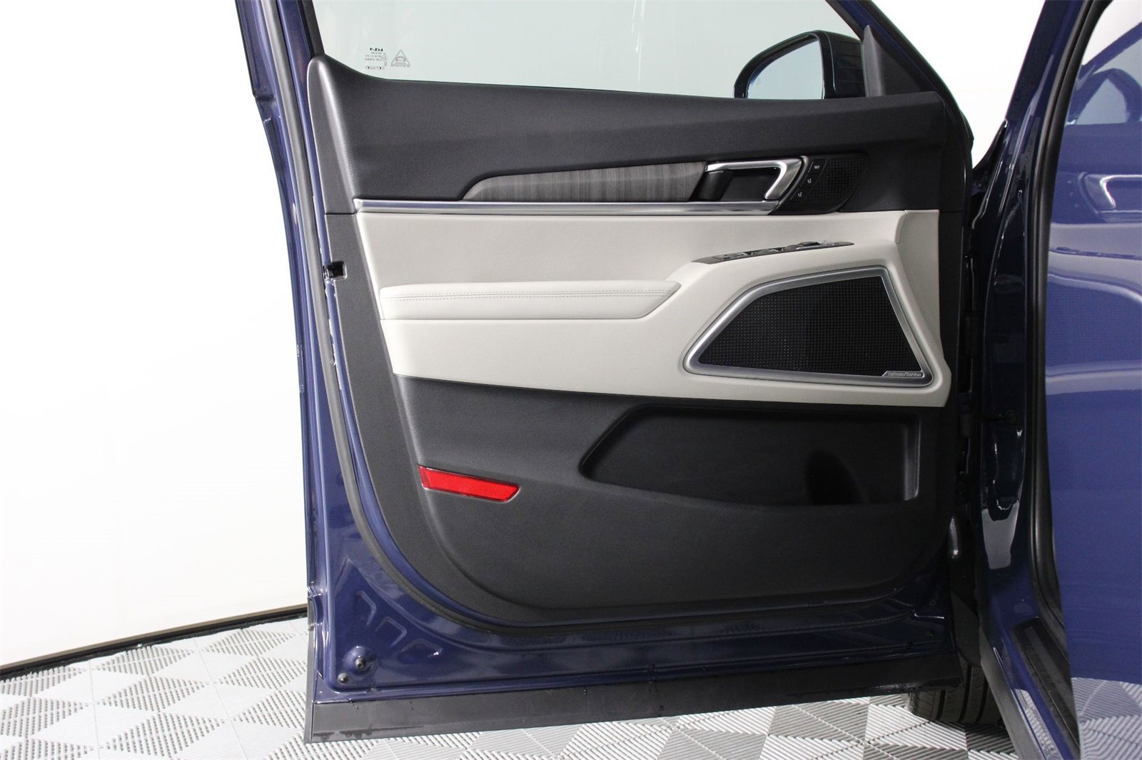 Used 2023 Kia Telluride SX image 17