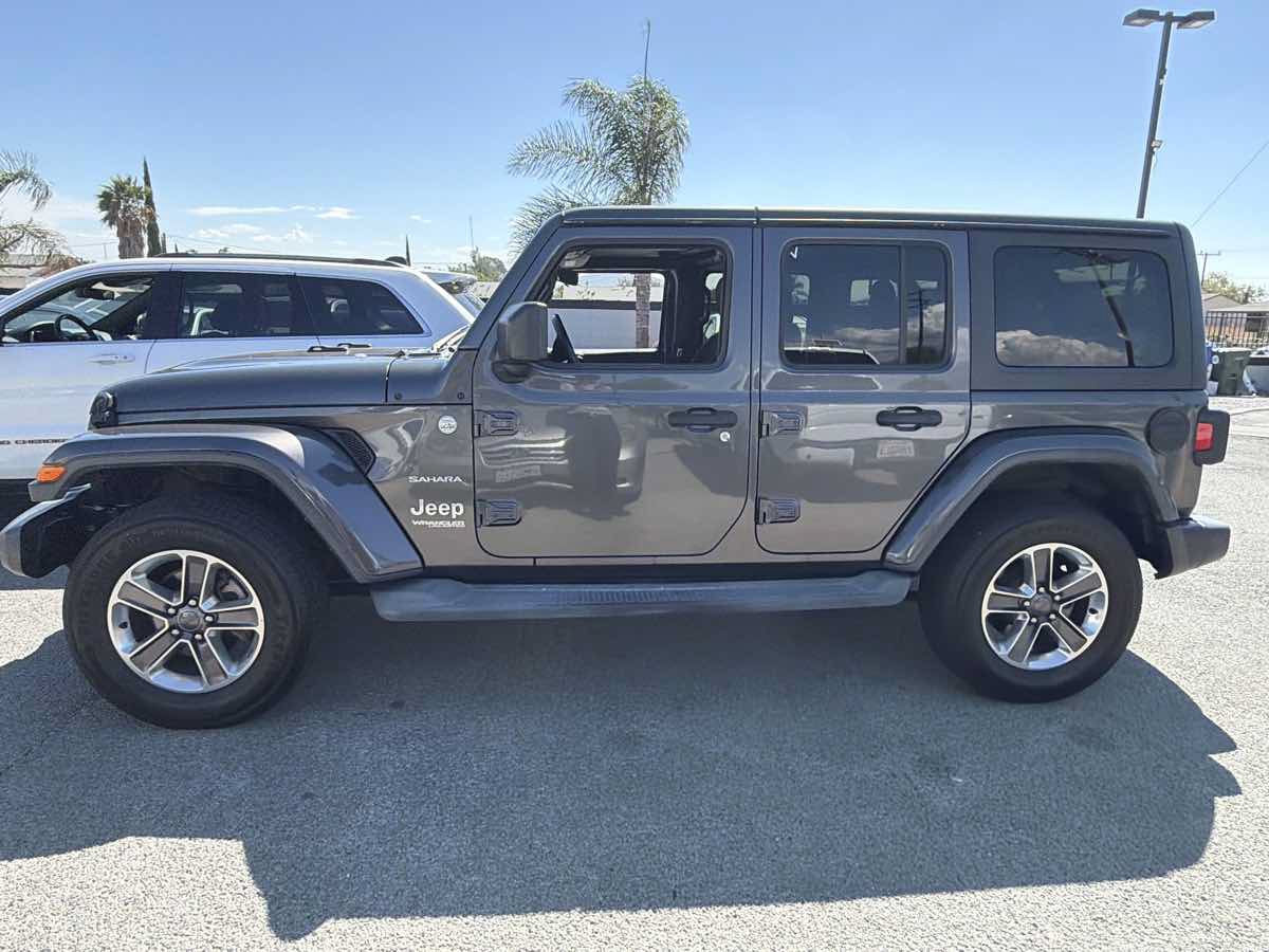 Used 2019 Jeep Wrangler Unlimited Sahara AWD/4WD image 2