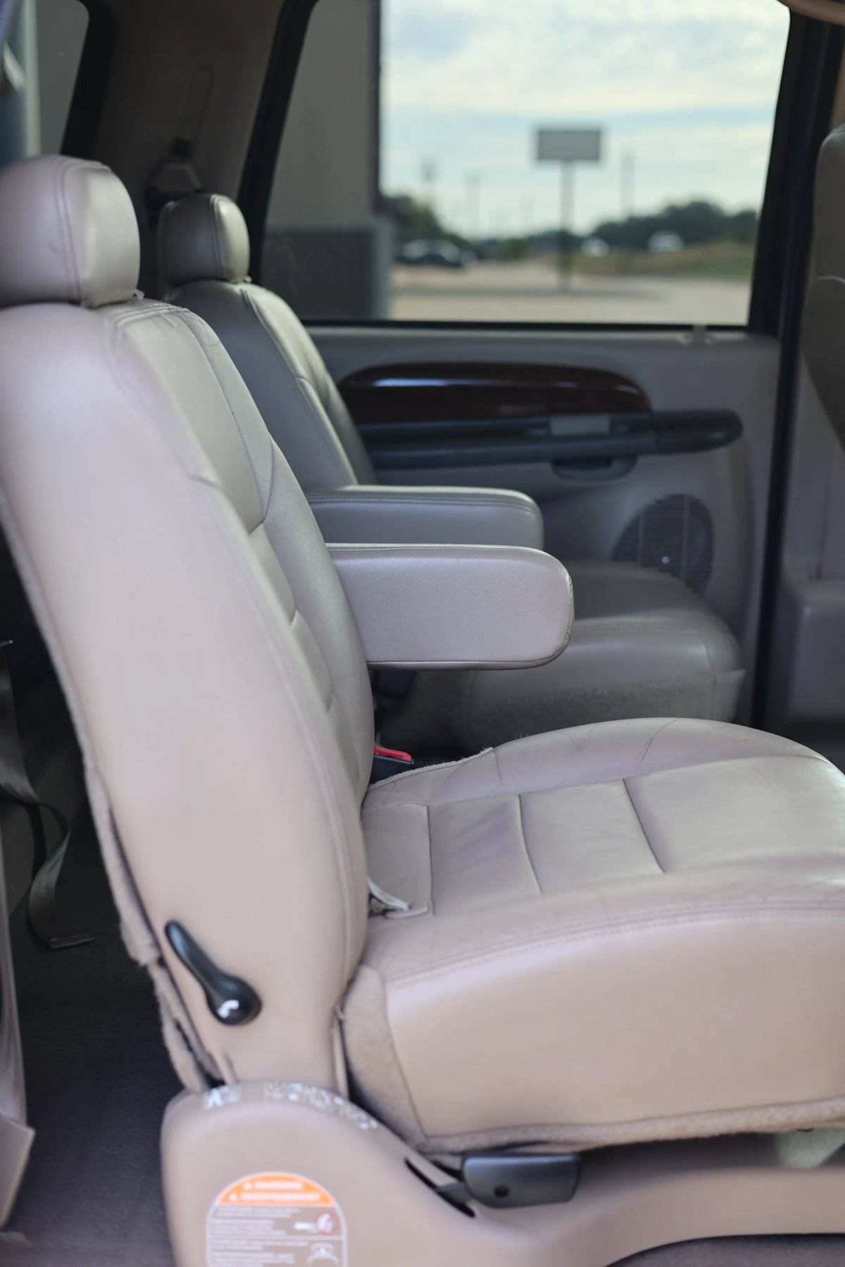 Used 2002 Ford Excursion Limited AWD/4WD image 25