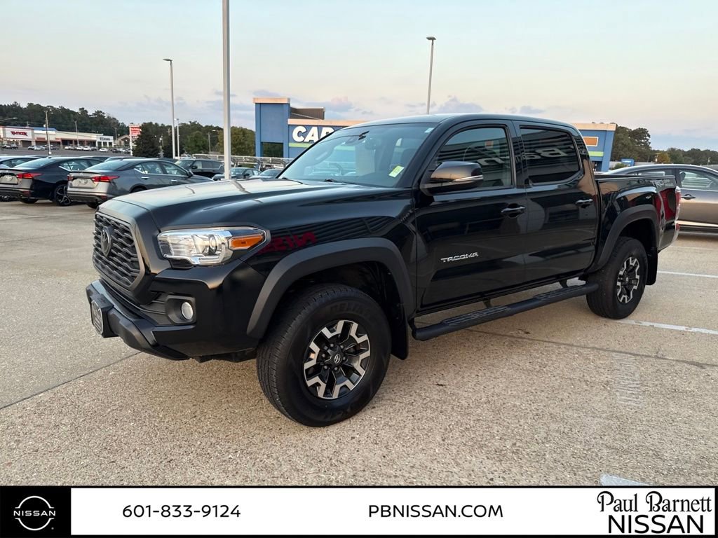 Used 2022 Toyota Tacoma TRD Off-Road image 2