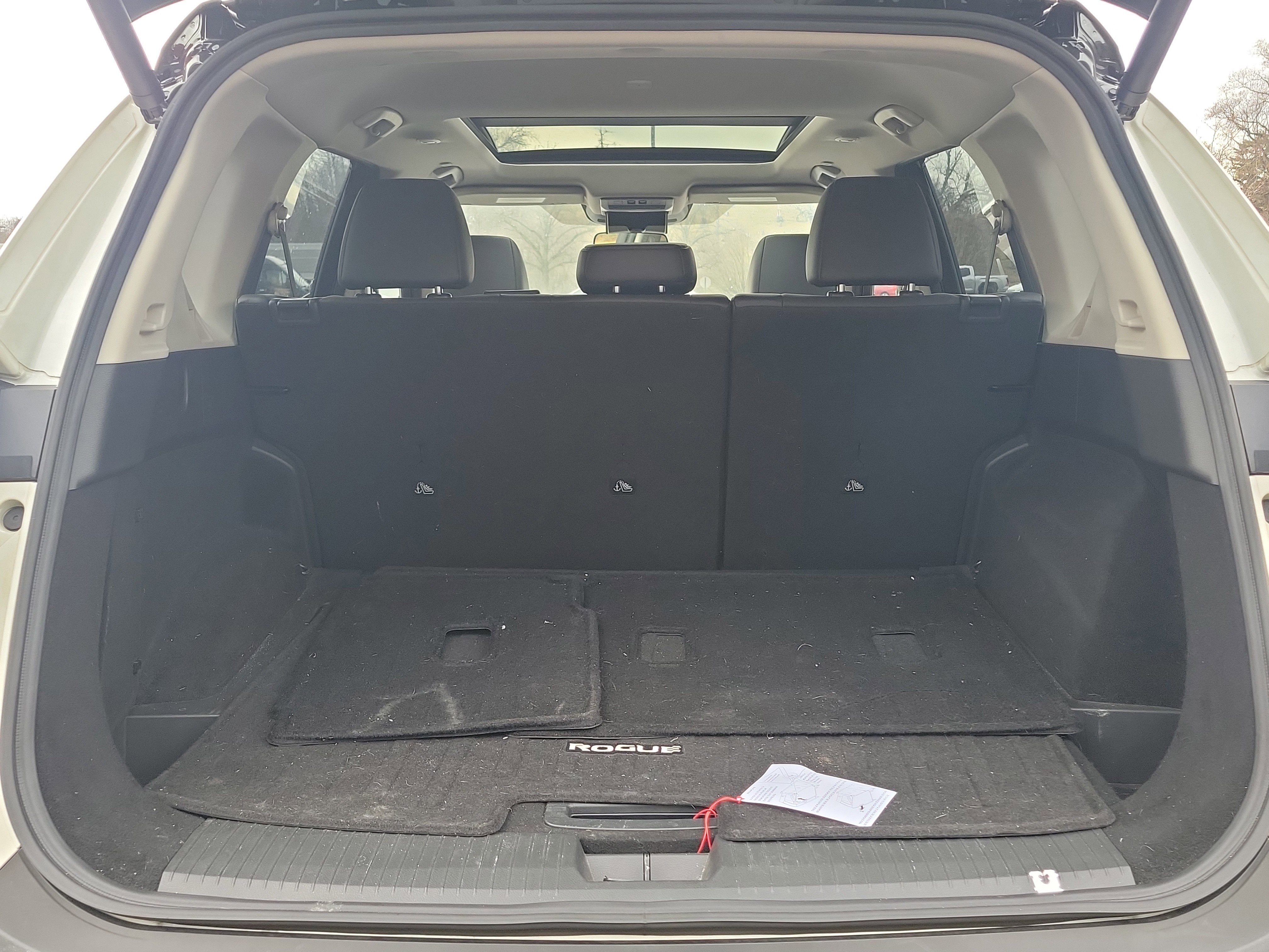 Used 2023 Nissan Rogue SV w/ SV Premium Package image 25