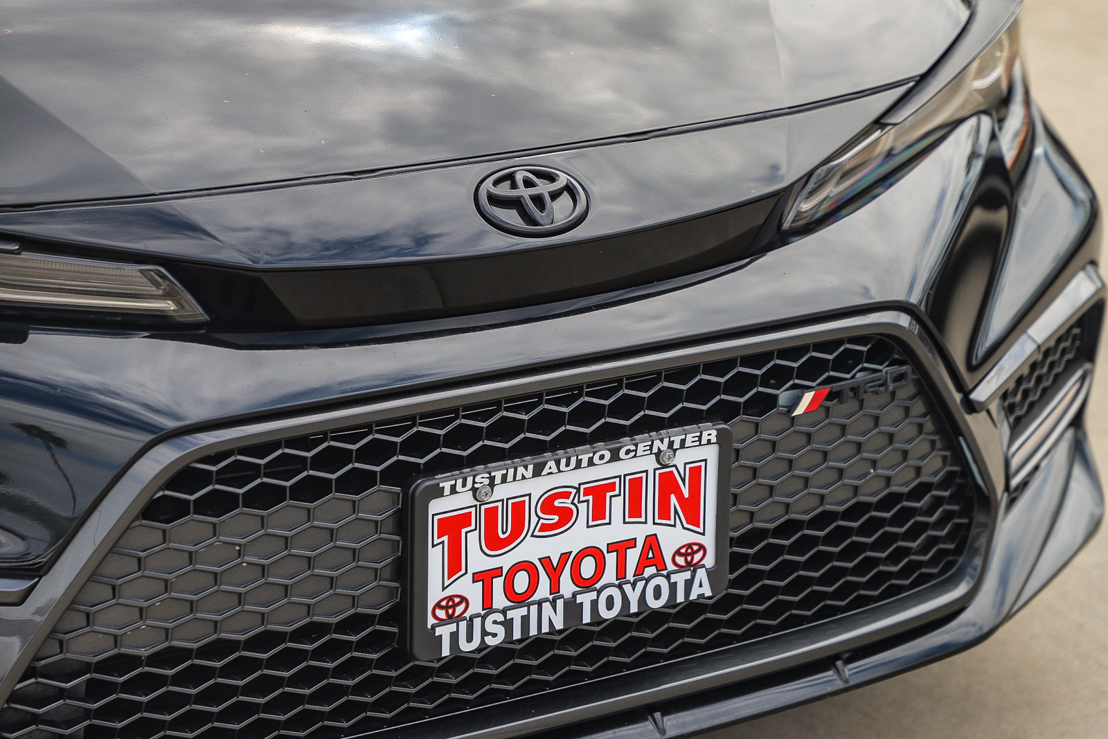 Used 2022 Toyota Corolla SE w/ SE Premium Package FWD image 5