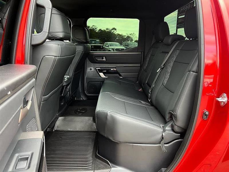 Used 2025 Toyota Tundra Limited AWD/4WD image 42