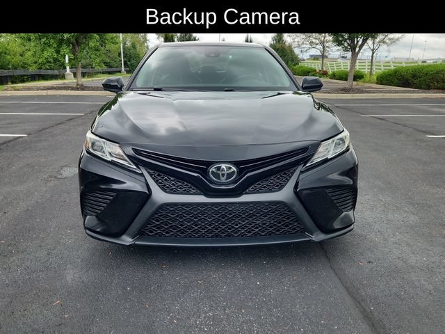 Used 2019 Toyota Camry SE w/ Carpet Mat Package FWD image 2
