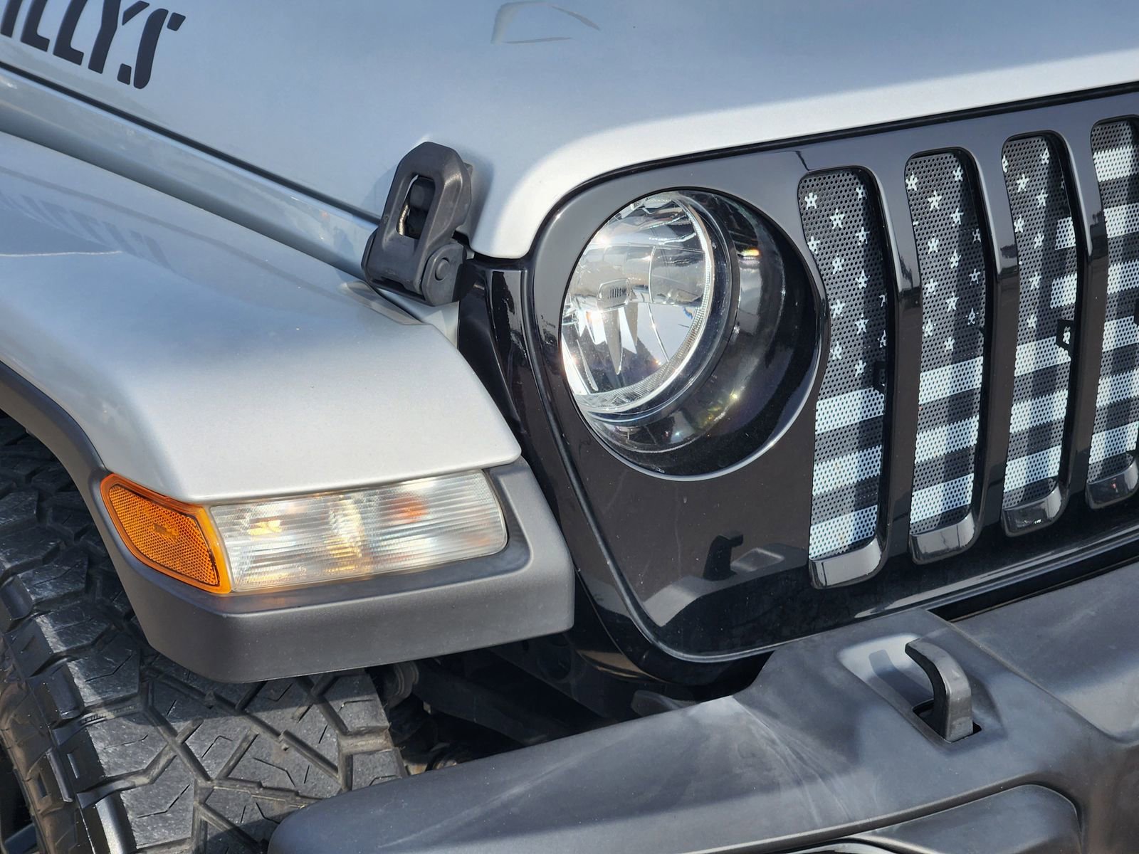 Used 2022 Jeep Gladiator Sport AWD/4WD image 9