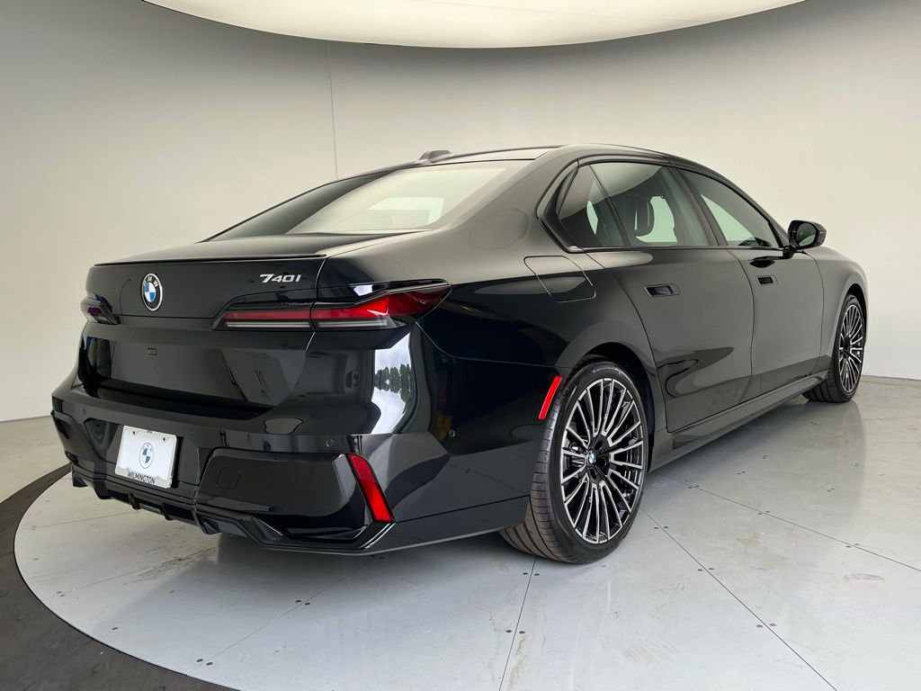 New 2026 BMW 740i image 3