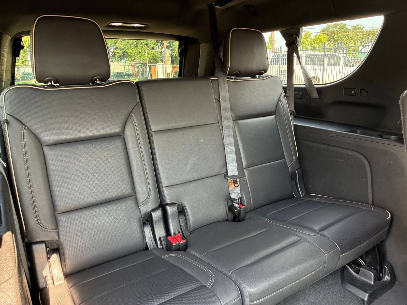 Used 2023 Chevrolet Suburban Premier AWD/4WD image 30