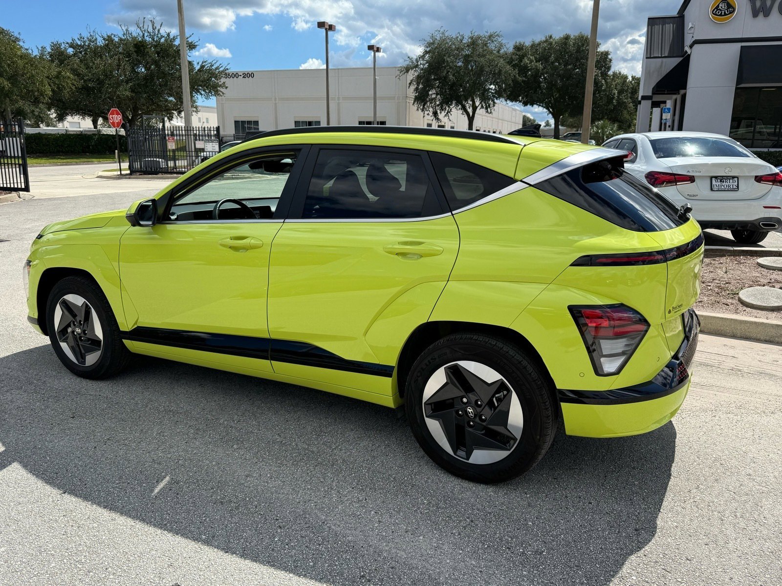 Used 2024 Hyundai Kona Limited image 3