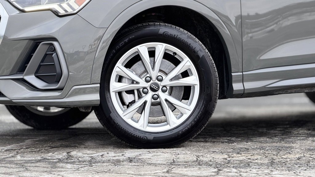 Used 2025 Audi Q3 2.0T Premium w/ Convenience Package image 2