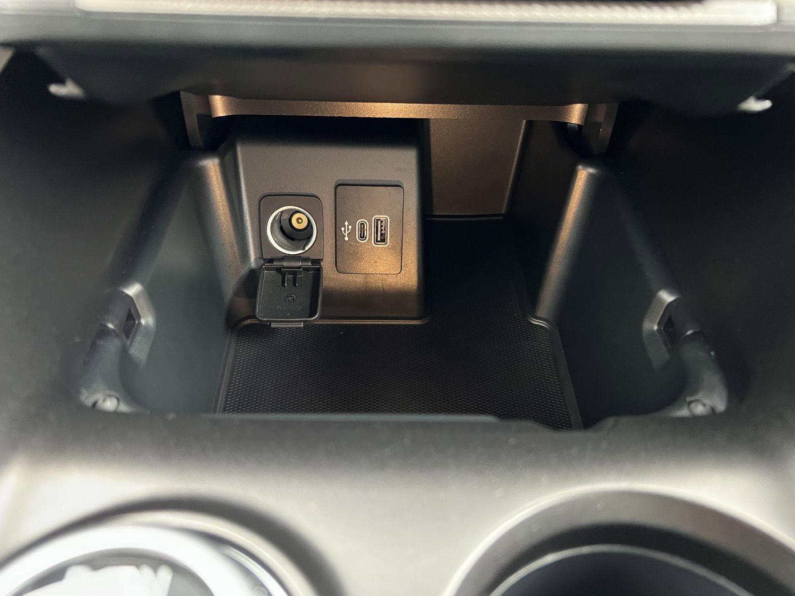 Used 2025 Ford Explorer Active w/ Active Comfort Package AWD/4WD image 32