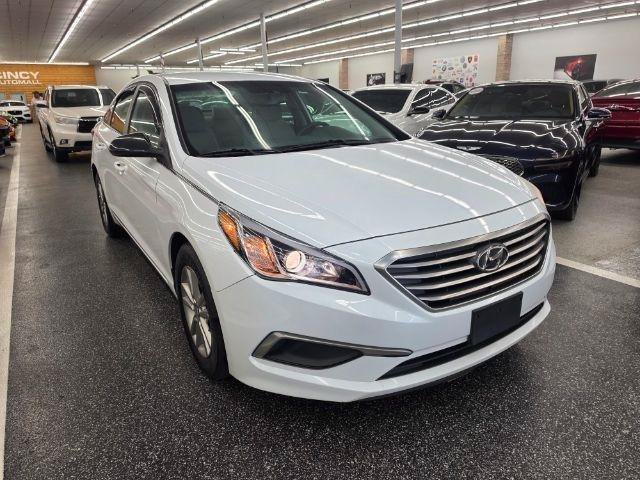Used 2017 Hyundai Sonata ECO FWD image 3