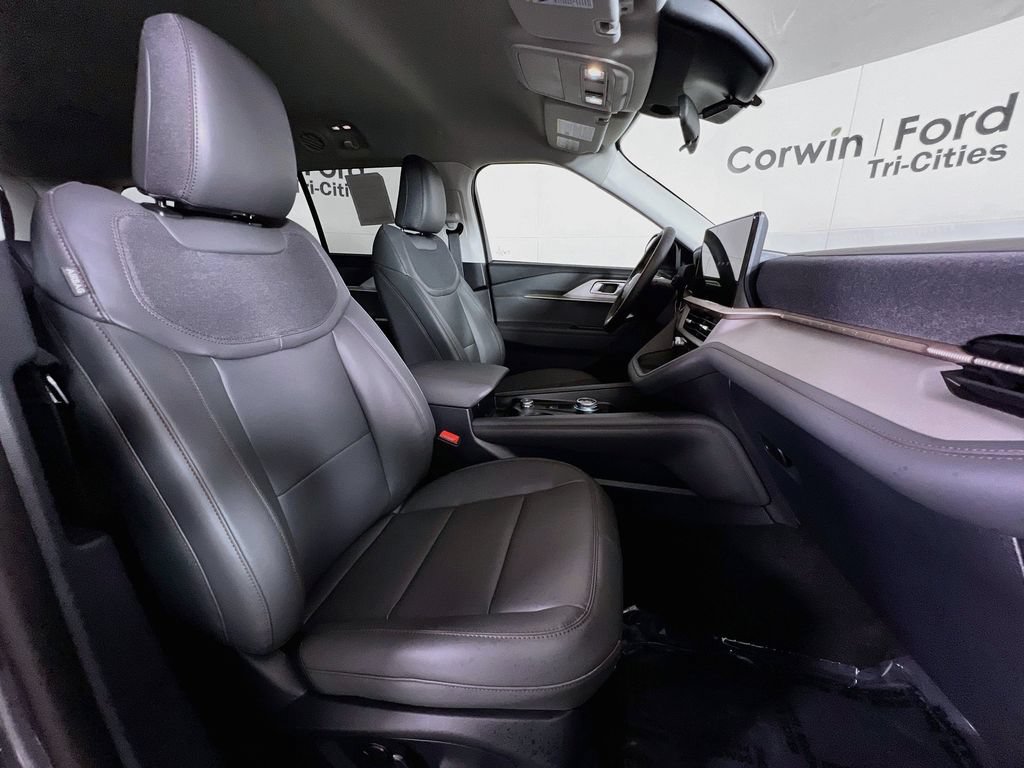 New 2026 Ford Explorer Active w/ Active Comfort Package AWD/4WD image 18