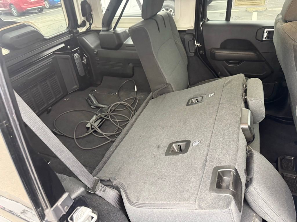 Used 2025 Jeep Wrangler Unlimited Sahara image 48