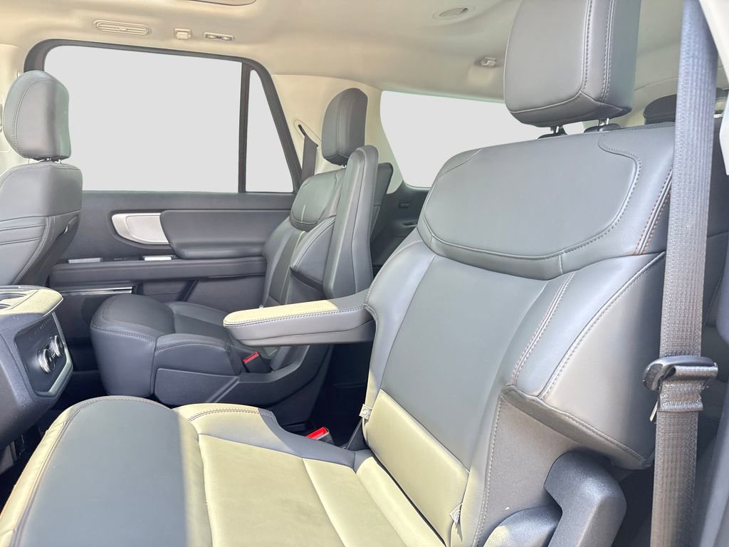 Used 2025 Ford Expedition Max Active AWD/4WD image 22