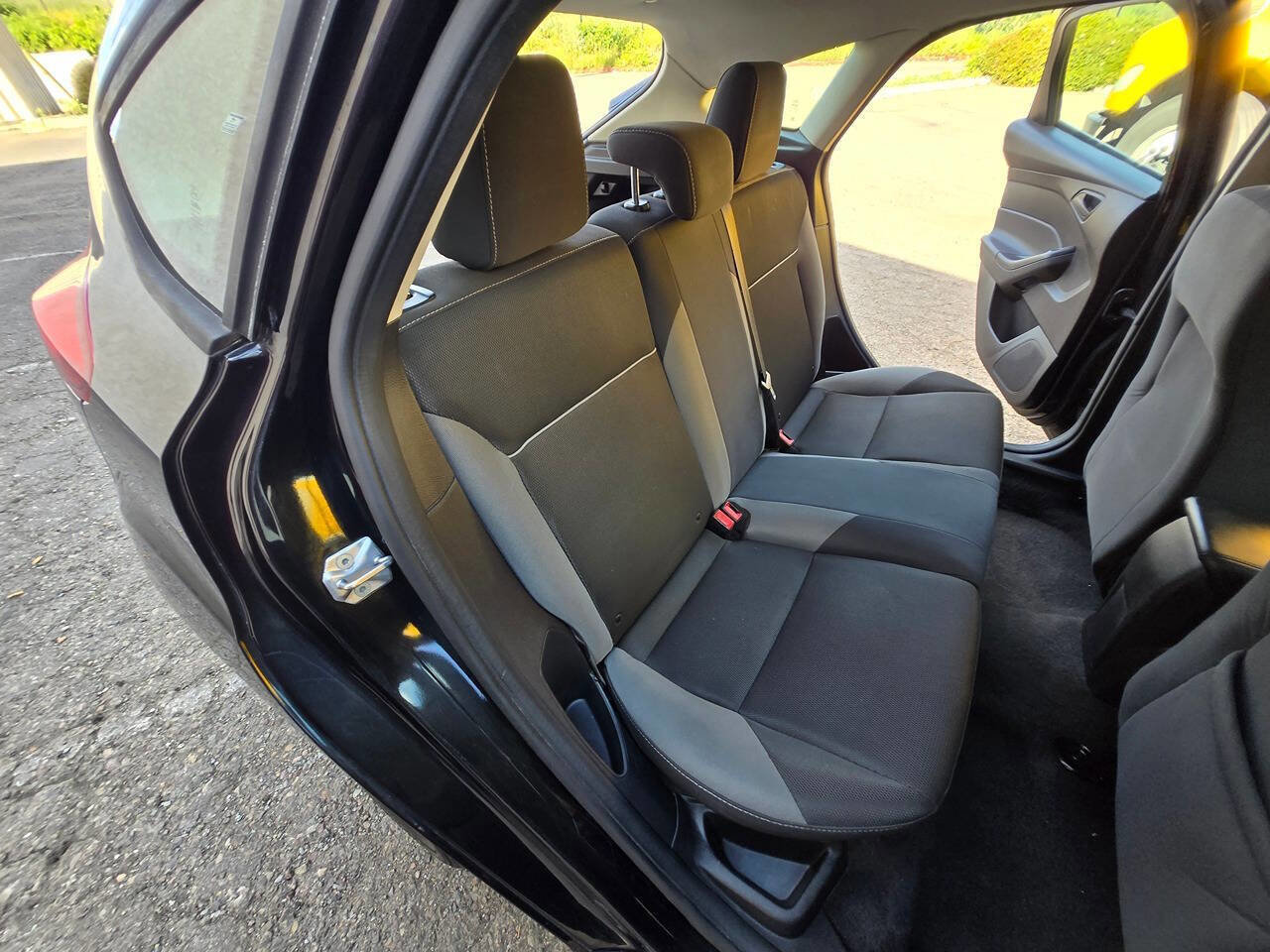 Used 2012 Ford Focus SE image 32