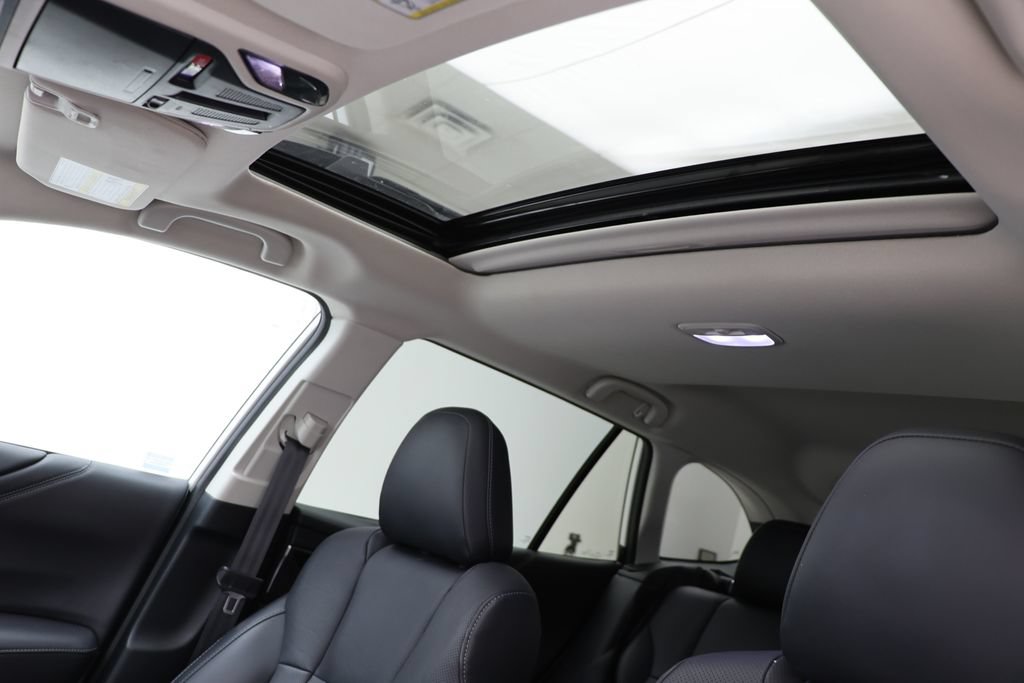 Used 2023 Subaru Outback Limited XT AWD/4WD image 18