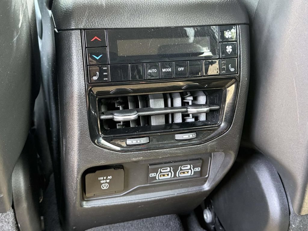 Used 2021 Jeep Grand Cherokee L Limited AWD/4WD image 14